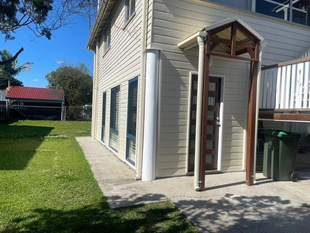 Newly Renovated Downstairs Flat Modern & Convenient Living