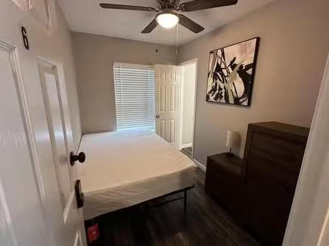 Newly renovated Dallas Duplex across the street from public tr.