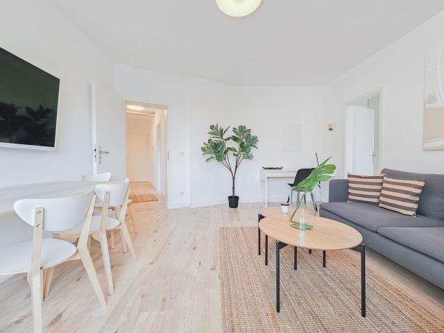 Newly renovated Designer Apartment in great location, Dusseldorf Amsterdam Apartments for Rent