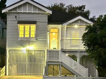 Newly renovated family home in a prime location!
