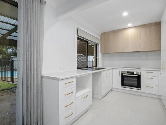 Newly Renovated Family Home In Mermaid Waters