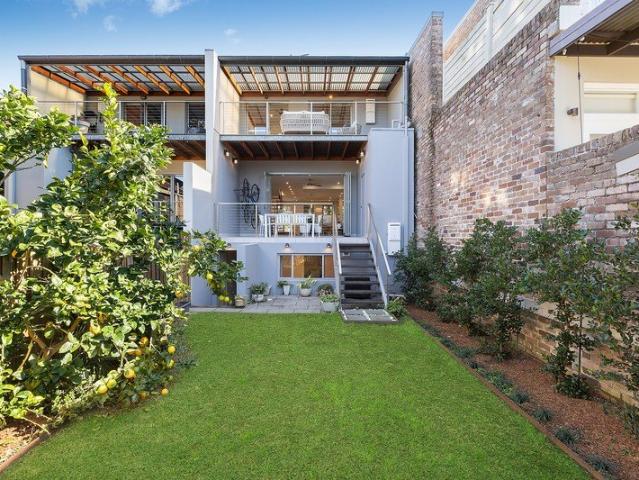 Newly renovated family home in peninsula pocket