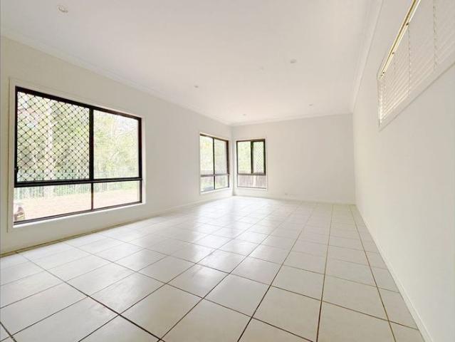 Newly Renovated Family Home in the Quiet Pocket of Stretton