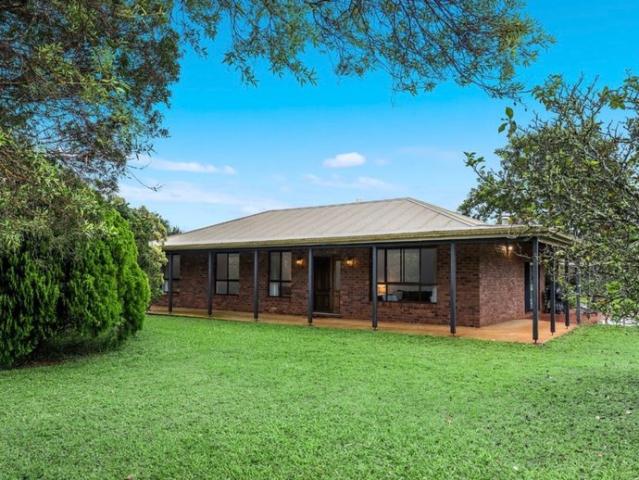 Newly Renovated Family Home Ideal For Horse Lovers