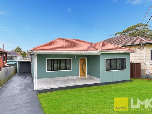 Newly Renovated Family Home Modern & Ready To Move In!