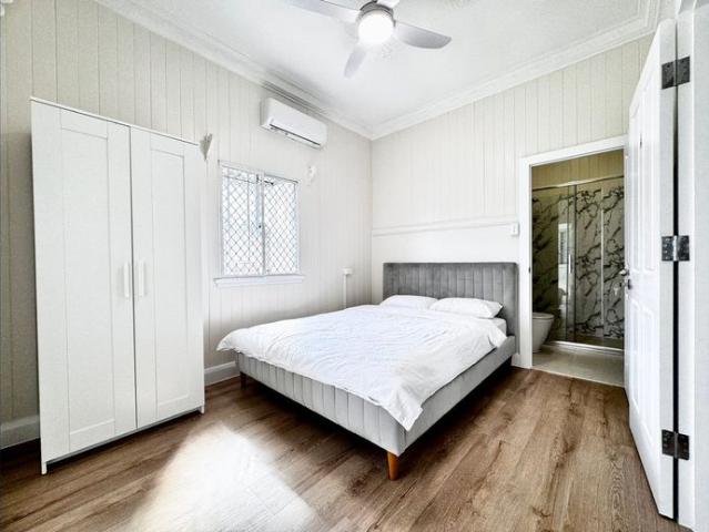 Newly Renovated Furnished One Bedroom + One Bathroom | Convenient Annerley Location