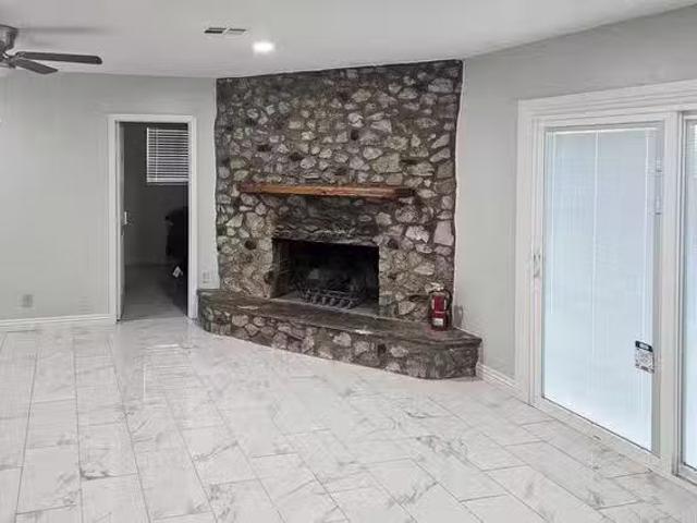 Newly Renovated Home in Phoenix Near 7 Eleven, Jack in the Box.
