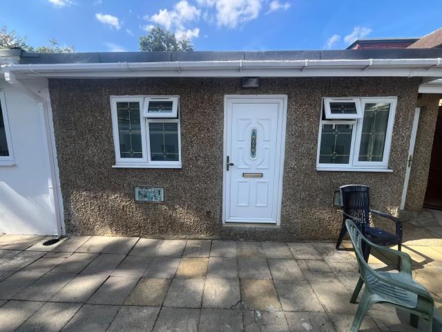 Newly Renovated One Bedroom Garden Annexe – Hicks Avenue, Greenford, UB6 8HD