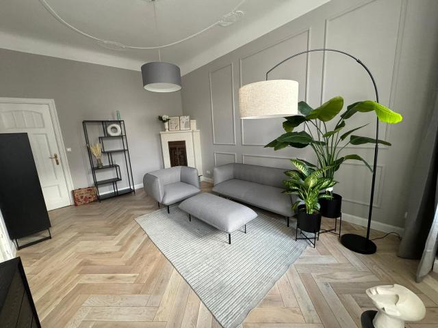 Newly renovated old building gem with stucco and designer kitchen top location Steglitz, Berlin Amsterdam Apartments for Rent