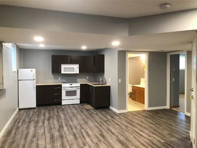 Newly renovated LEGAL basement suite 2 bed 1 bath