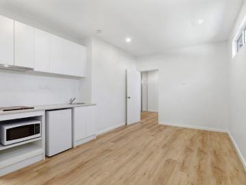 Newly renovated Self Contained One Bedroom Flat – All Bills Included