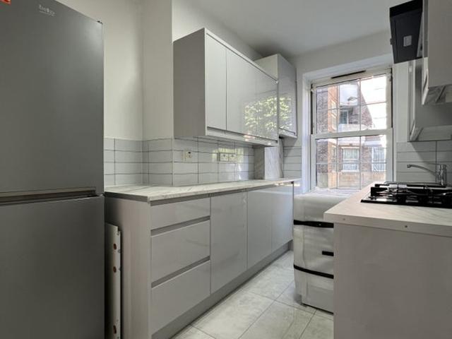 Newly Renovated Spacious 3 Bedrrom Apartment
