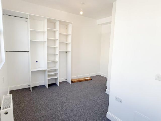 Newly Renovated Studio avail on Chatsworth Road E5