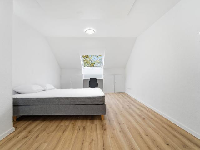 Newly Renovated Studio Apartment – Modern, Cozy & Perfectly Connected, Essen Amsterdam Apartments for Rent