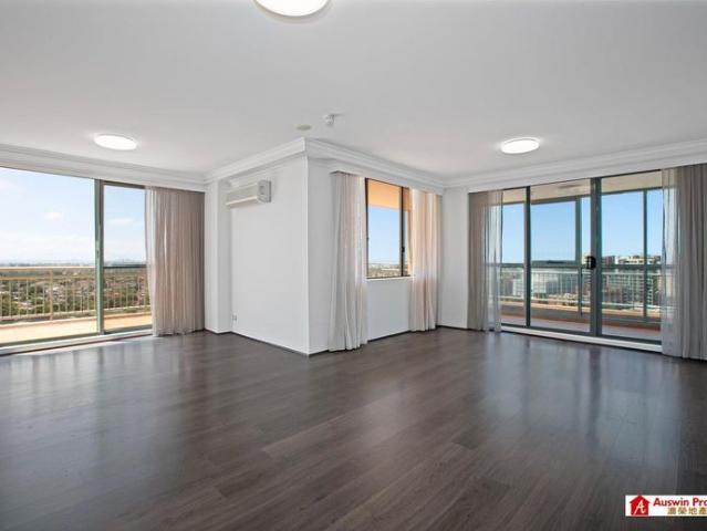 NEWLY RENOVATED & STUNNING NORTH EAST FACING APARTMENT WITH SPECTACULAR CITY, SKYLINE & DISTRICT VIEWS