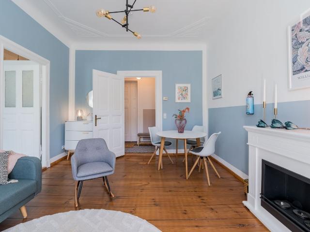 Newly renovated sunny design end floor apartment with balcony, with a fireplace, near the lake, Berlin Amsterdam Apartments for Rent