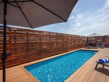 NEWLY RENOVATED | SUPER BRIGHT | FULLY FURNISHED APARTMENT – Located in Sarrià Sant Gervasi