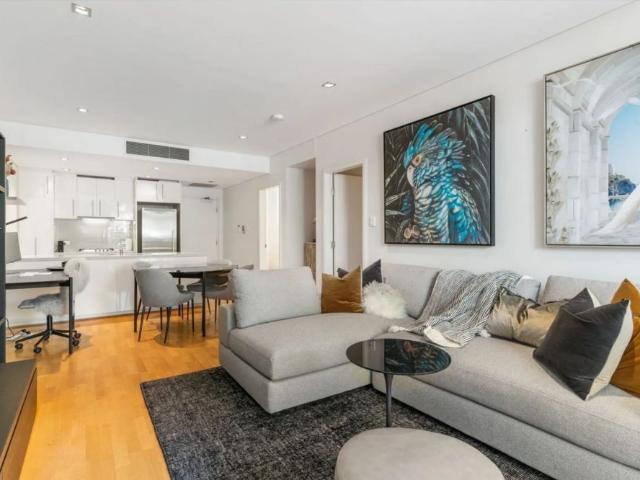 Newly renovated Riverside Living at Raffles Waterfront