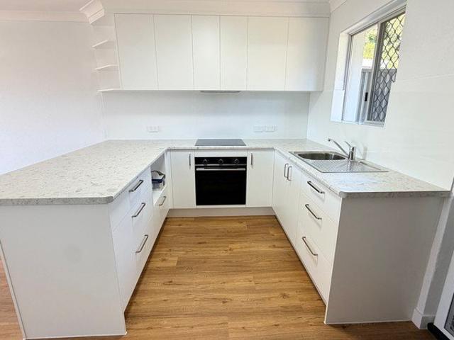 Newly renovated Townhouse close to Beach