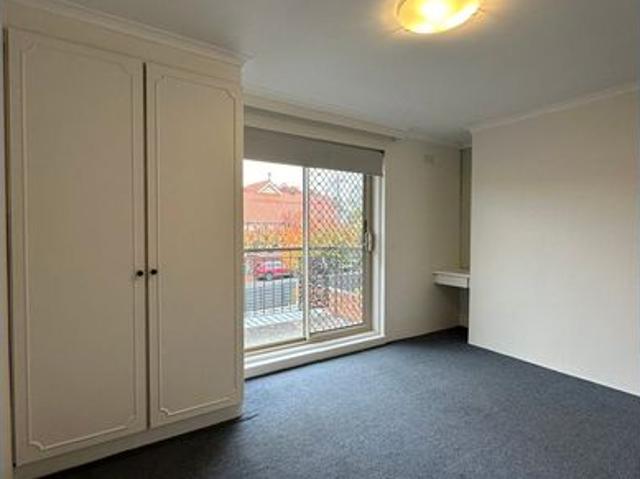 Newly Renovated Townhouse in Ideal Location