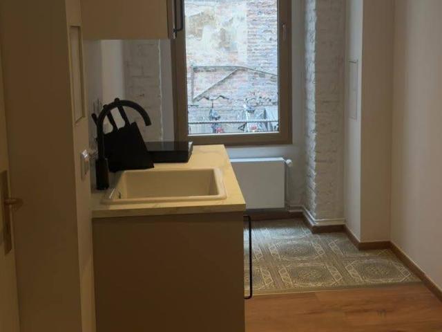 Newly renovated, tastefully furnished 1.5 room apartment in the heart of Kreuzberg, Berlin Amsterdam Apartments for Rent