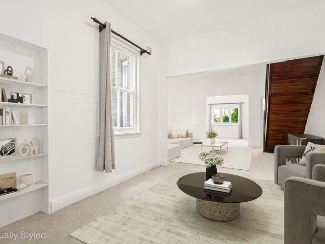Newly Renovated Terrace, Prime Location