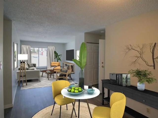 NEWLY RENOVATED TWO BEDROOM APARTMENT IN BLUE QUILL — 2 Bedrooms Condo Unit