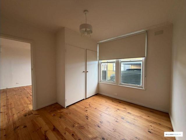 NEWLY RENOVATED TWO BEDROOM UNIT IN EAST GEELONG