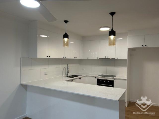 Newly Renovated Unit in a Convenient Elanora Location