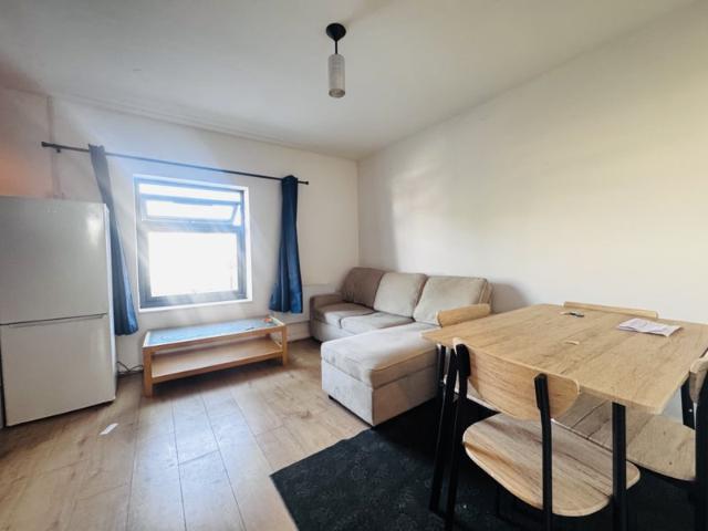 Newly Refurb 1Bed Edgeley Lane Clapham North SW4
