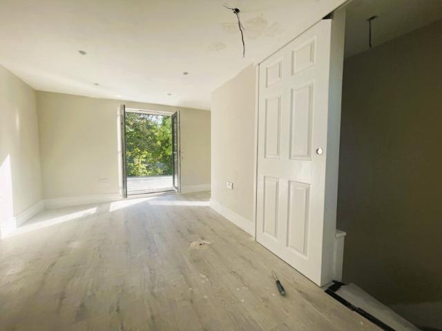 Newly Refurb Modern 2 Bed Sussex Road Croydon CR2