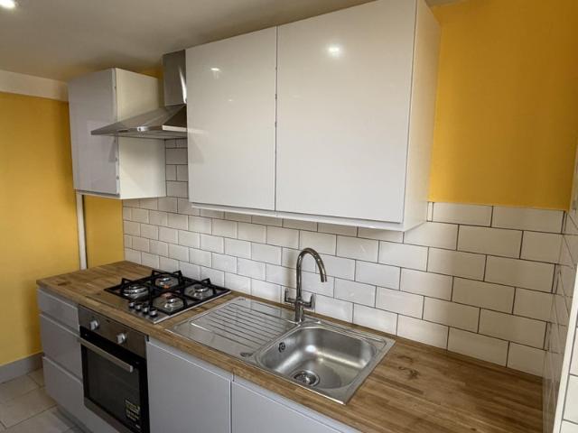 Newly Refurbished 4 Bedroom Flat
