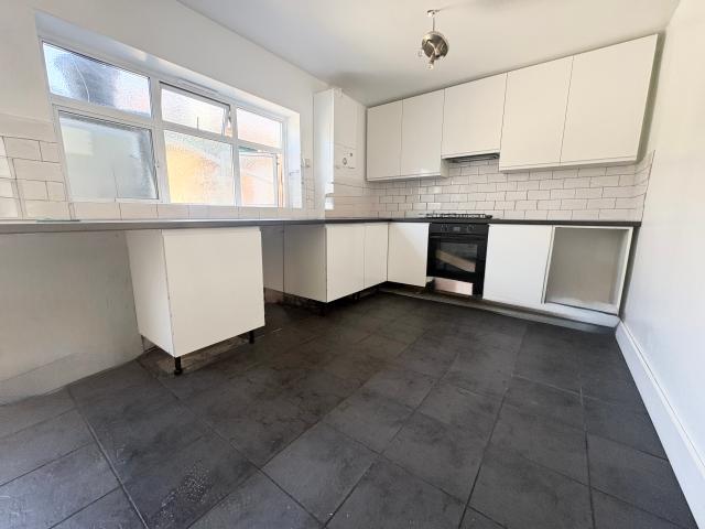 Newly refurbished 4 bedroom flat N19