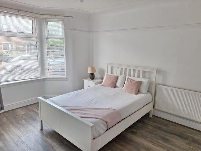 4 Bedroom House | 2 Bathrooms in L4
