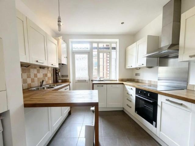 Newly Refurbished 2 Bedroom With Communal Garden