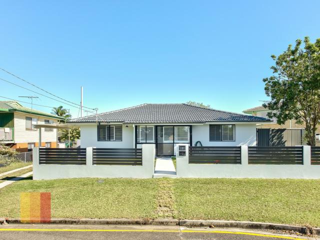 NEWLY REFURBISHED 3 BEDROOM HOUSE CLOSE TO EVERYTHING