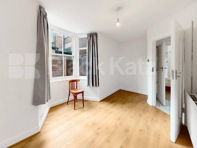 Newly Refurbished Two Bedroom Garden Flat Close to Turnpike Lane Station