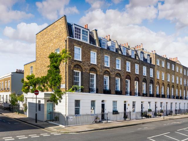 Newly Refurbished Four Bedroom House in Eaton Terrace