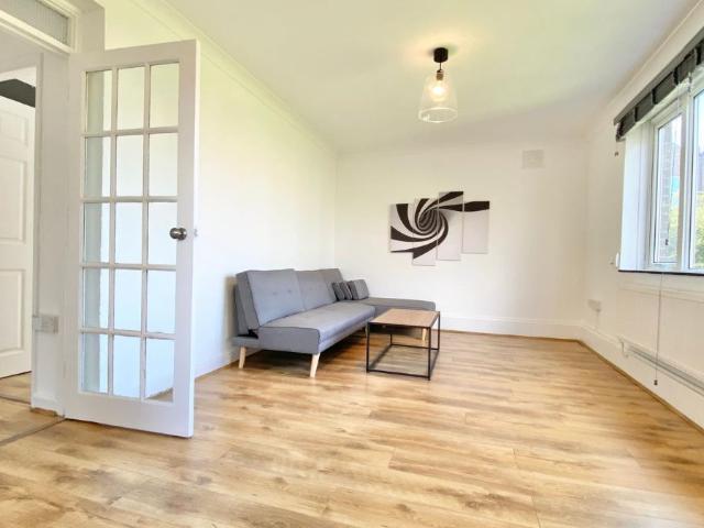 Newly refurbished flat in West Hampstead Borders Be the first to book a viewing!