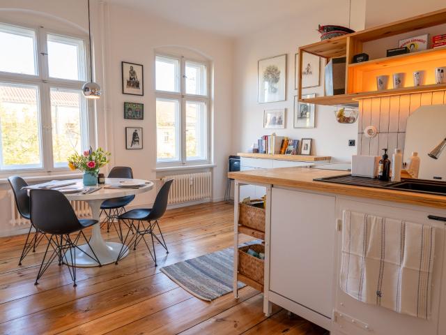 Newly refurbished, loft style apartment in Kreuzberg near canal