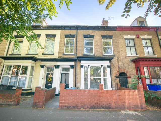 Newly refurbished one bed ground floor flat on Boulevard, Hull