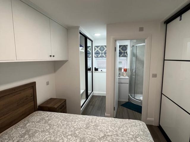 Newly Refurbished Studio Apartment