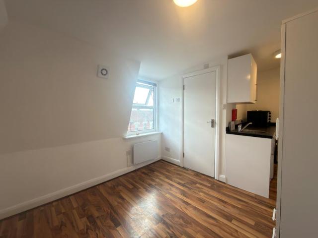 Newly Refurbished Studio Flat – Haringey Road, N15