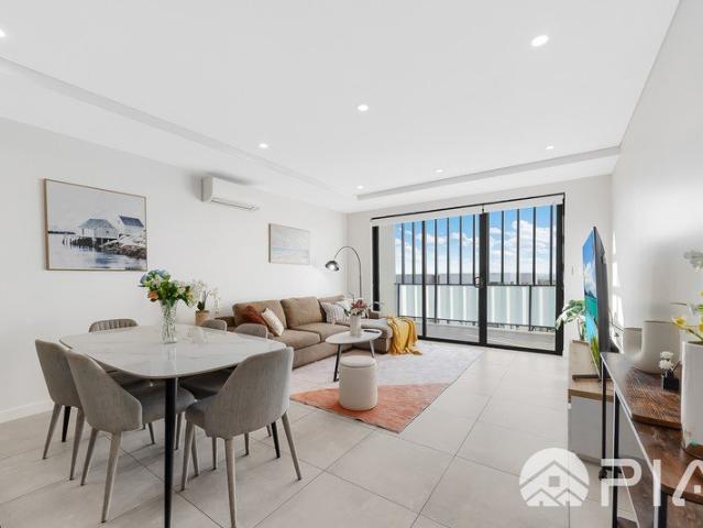 Newly Refreshed Executive Top Level Apartment with Stunning Trio Views Harbour Bridge Duo CBD Skylines Blue Mountains