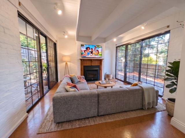 Newly Refreshed Five Bedroom Family Sanctuary Plus Study