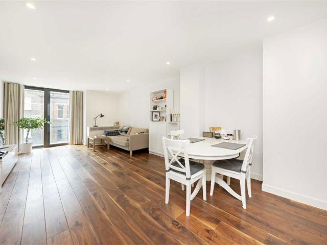 Newman Street, Fitzrovia & Covent Garden W1T, 1 bed flat to rent, £3,575 pcm | PrimeLocation