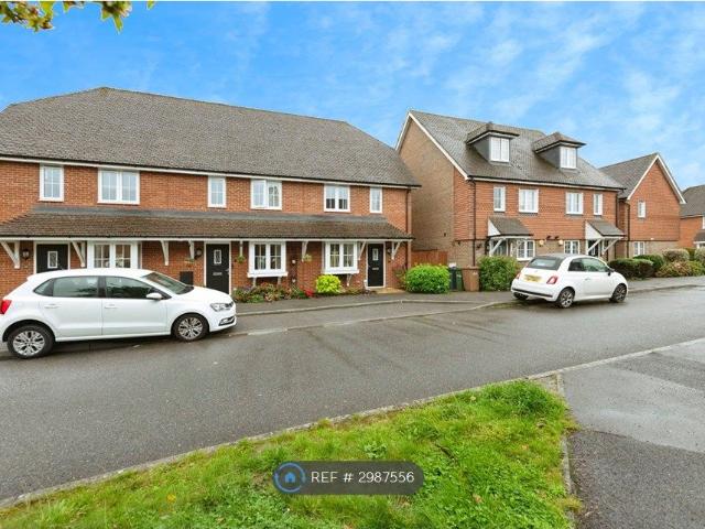 Newman Road, Horley RH6, 3 bed semi detached house to rent, £2,000 pcm | PrimeLocation