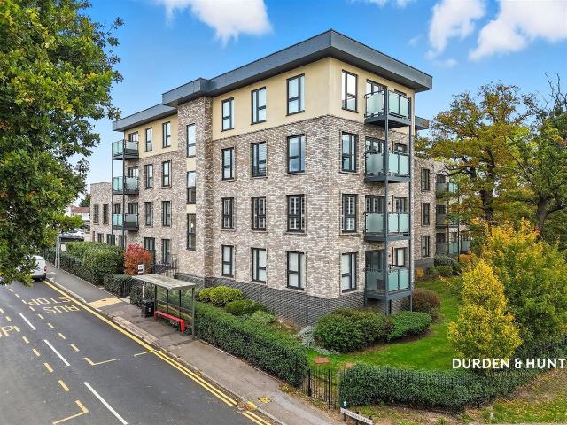 Newmans Lane, Loughton IG10, 1 bed flat to rent, £1,800 pcm | PrimeLocation