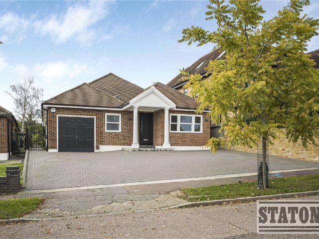 Newmans Way, Hadley Wood, Hertfordshire EN4, 4 bed bungalow to rent, £4,250 pcm | PrimeLocation