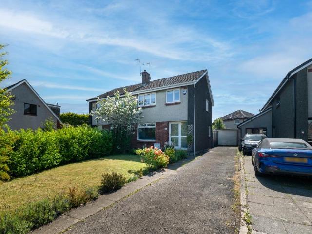 Newmains Road, Kirkliston, Edinburgh. 3 bed semi detached house to rent £1,500 pcm £346 pw